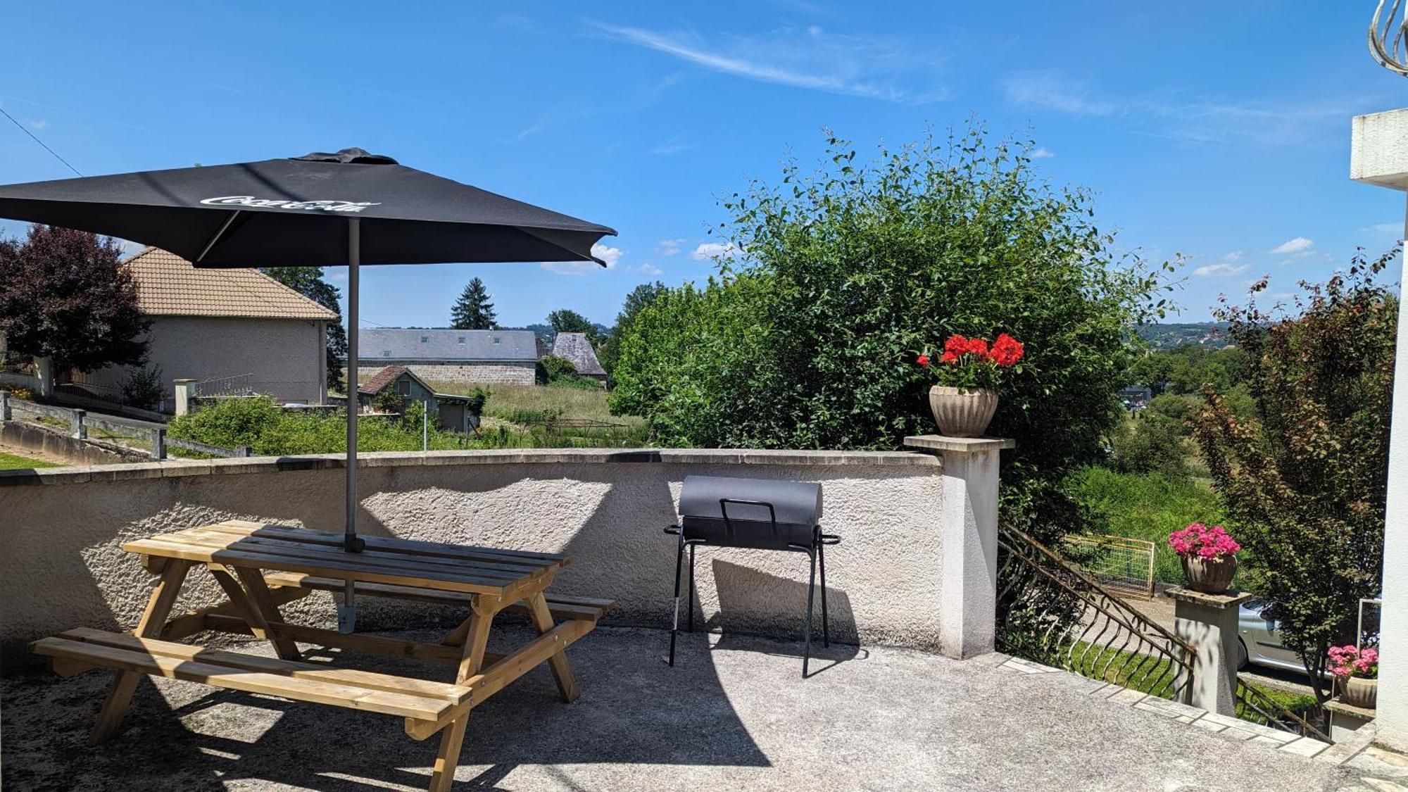 Logement A Brive Proche Centre-Ville Et Campagne - Climatisation, Wifi, Coin Exterieur Et Parking Prives מראה חיצוני תמונה